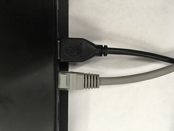 Платформа подключена к ноутбуку по USB